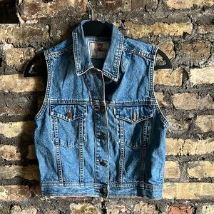 Levi’s denim vest